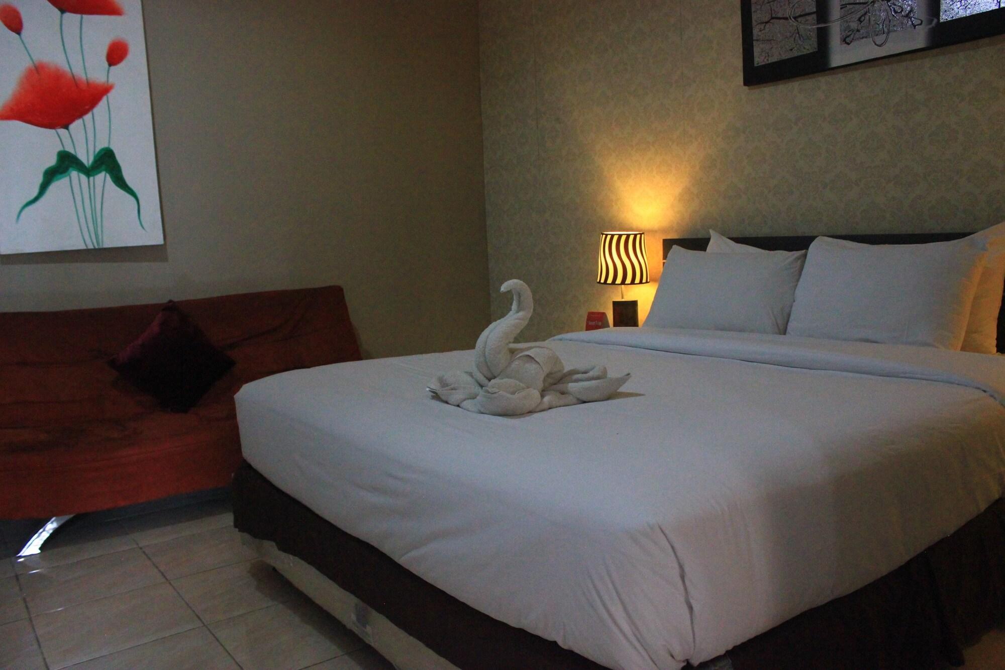 Reddoorz @ Sunset Point Seminyak Hotel Exterior photo
