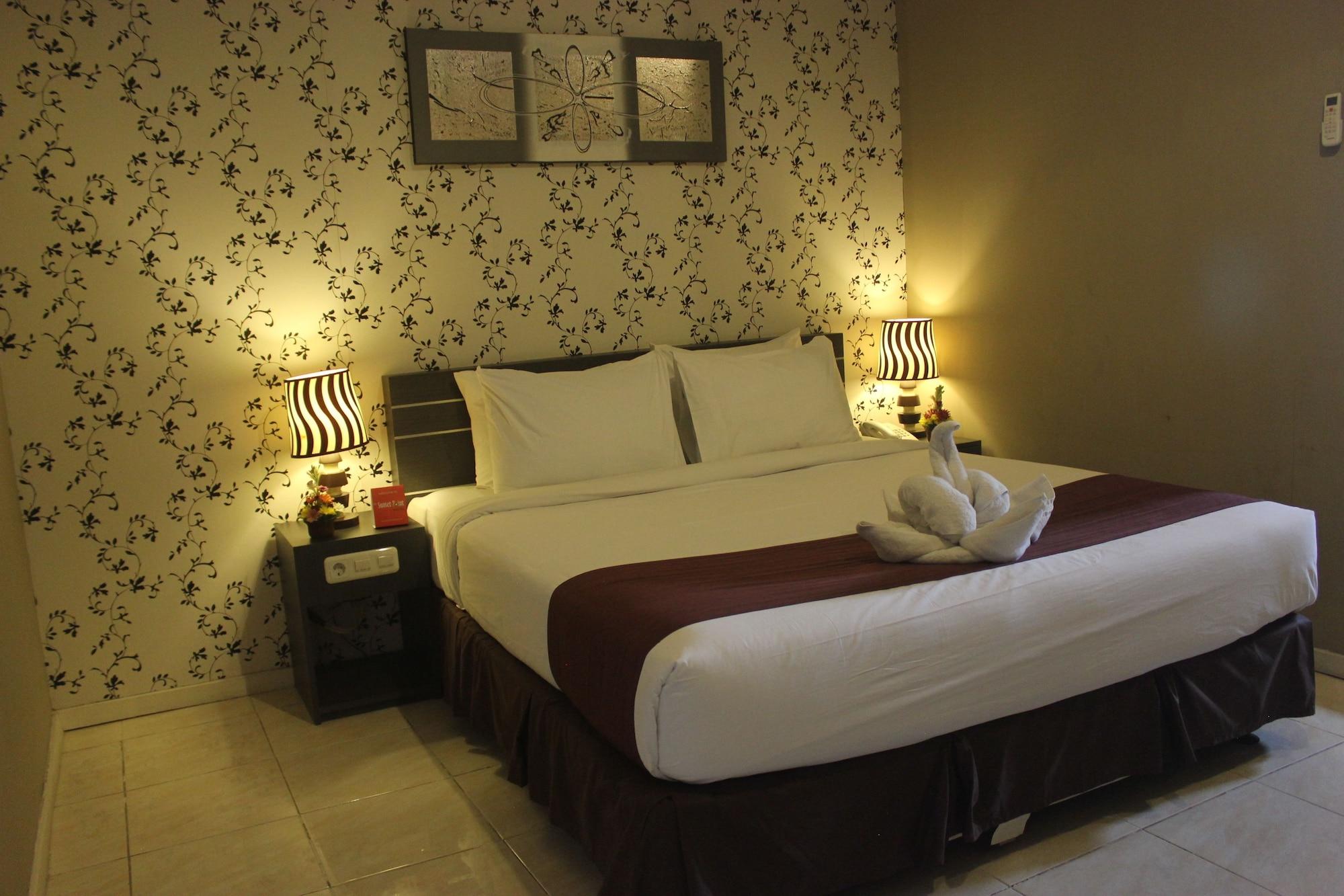 Reddoorz @ Sunset Point Seminyak Hotel Exterior photo