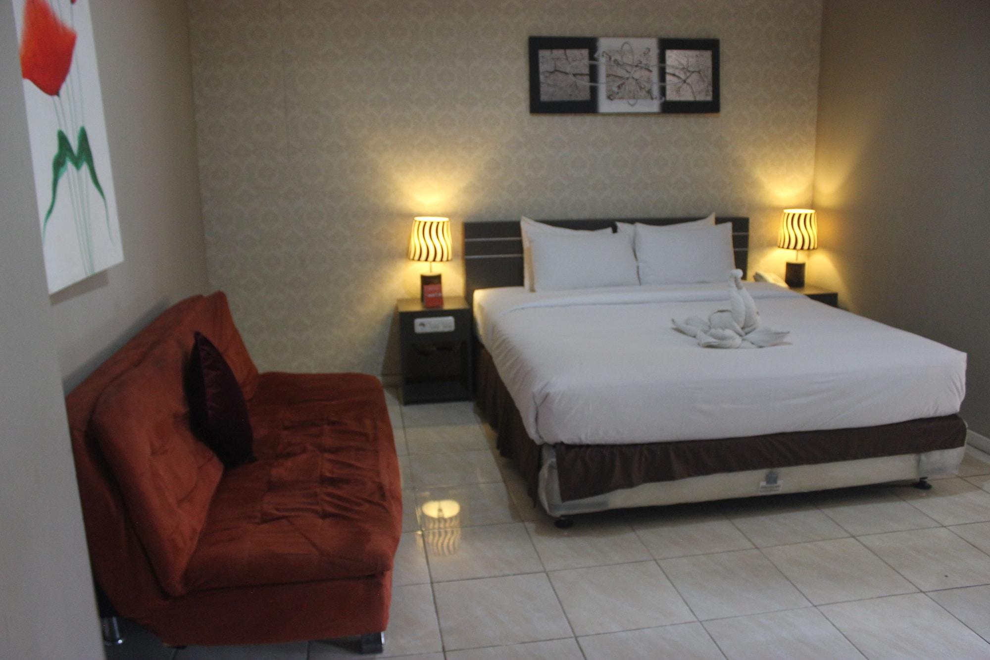 Reddoorz @ Sunset Point Seminyak Hotel Exterior photo