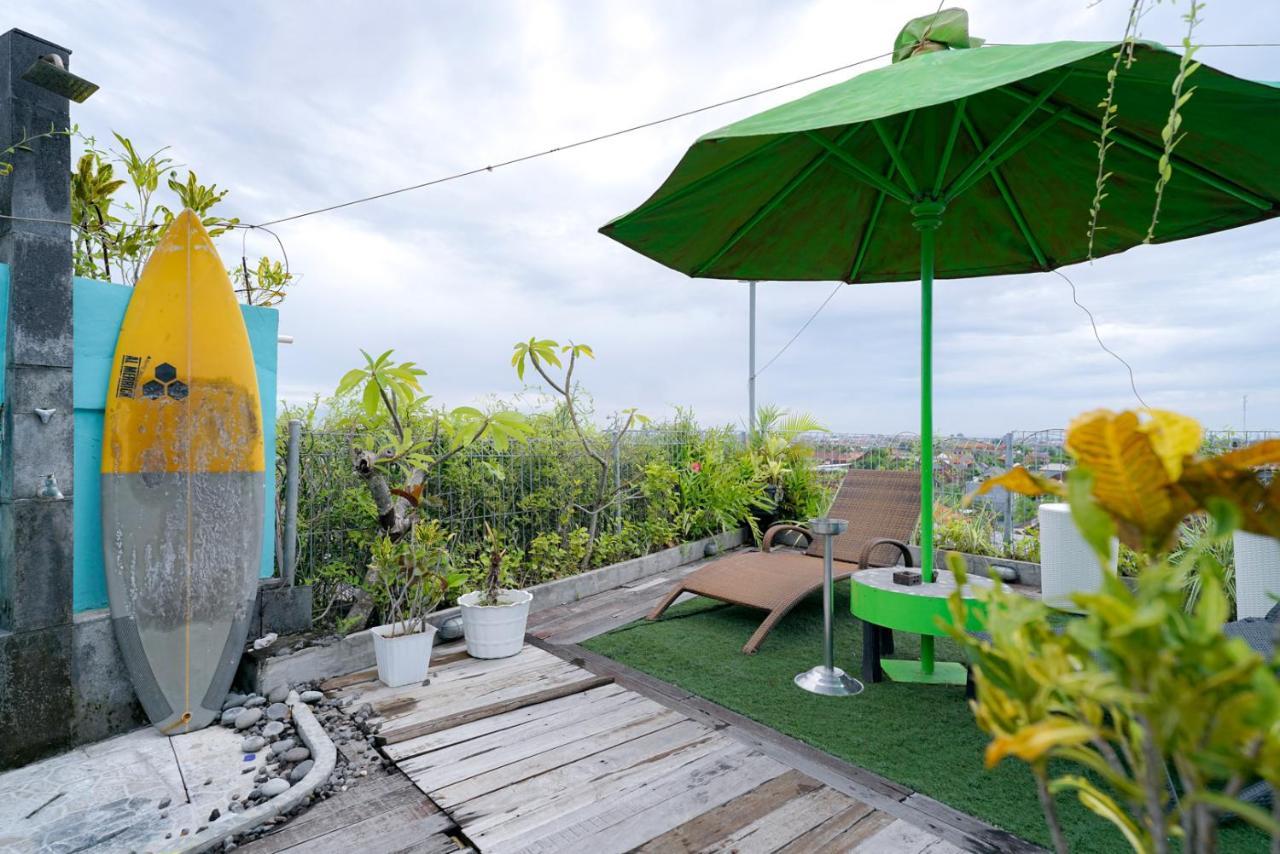 Reddoorz @ Sunset Point Seminyak Hotel Exterior photo