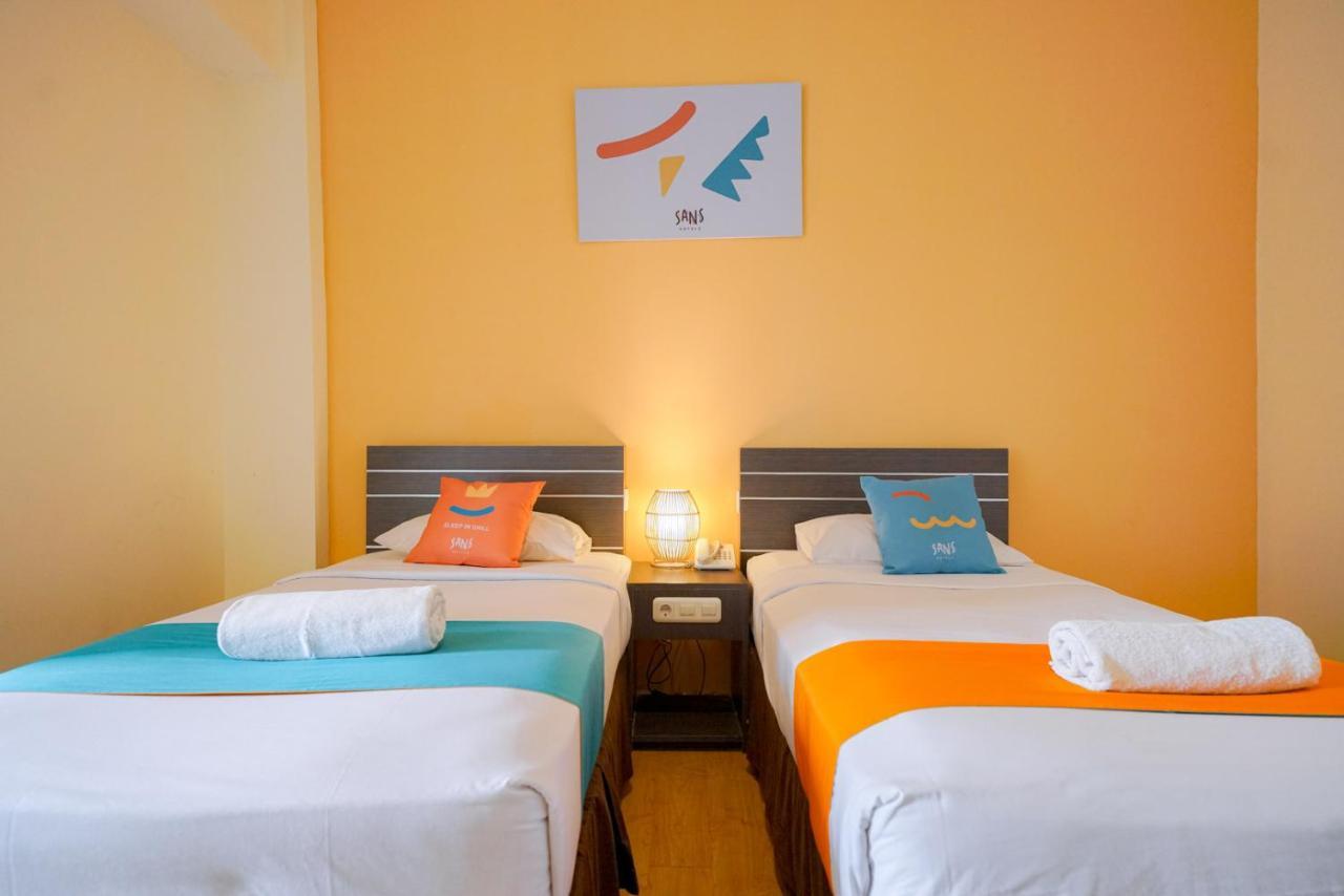 Reddoorz @ Sunset Point Seminyak Hotel Exterior photo
