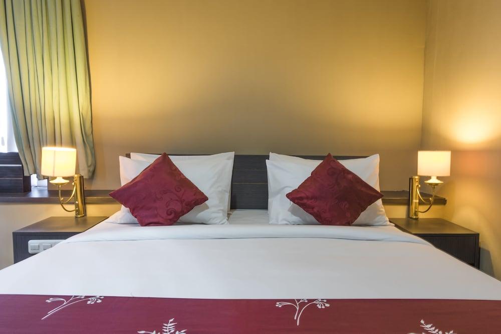 Reddoorz @ Sunset Point Seminyak Hotel Exterior photo