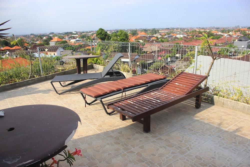 Reddoorz @ Sunset Point Seminyak Hotel Exterior photo